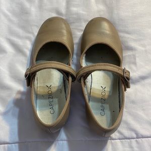 Capezio girl’s tap shoes leather 13 1/2 M
